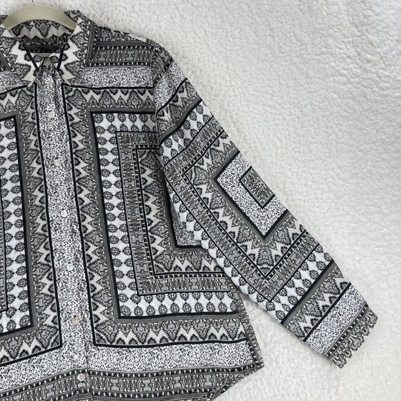 Chico's White Geometric Print Button-Up Shirt Womens Long Sleeve Size Medium - Picture 4 of 16